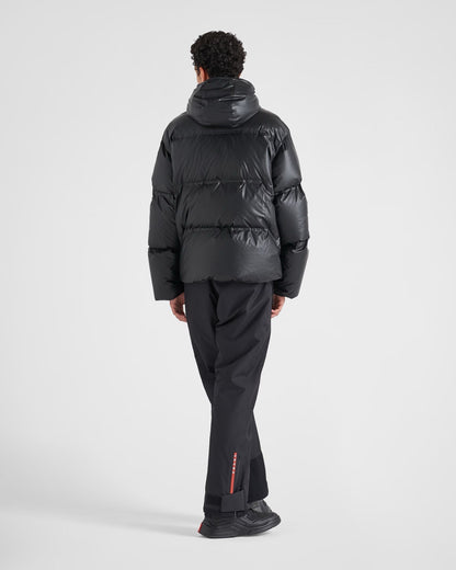 Essentiaal D Oblique Puffer Schwarz