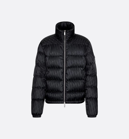 Essentiaal D Oblique Puffer Schwarz