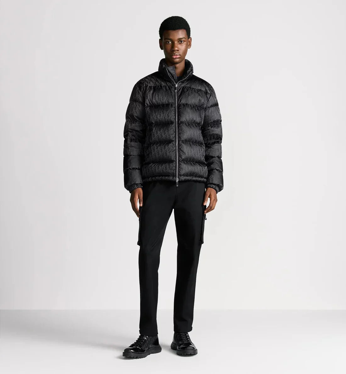 "D" Oblique Puffer Schwarz