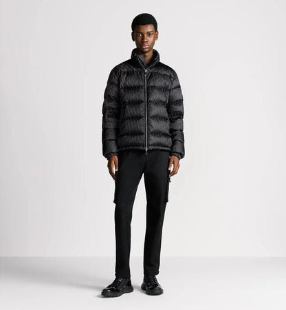 "D" Oblique Puffer Schwarz