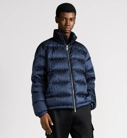 Essentiaal D Oblique Puffer Blau