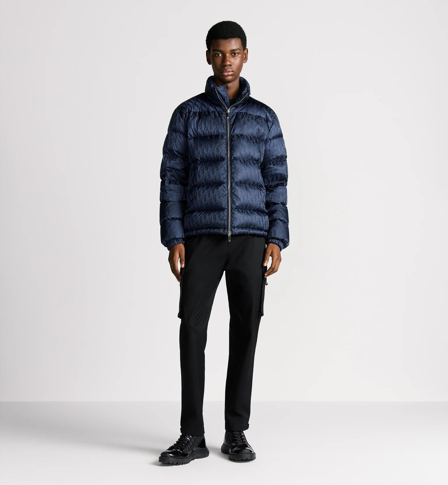 Essentiaal D Oblique Puffer Blau