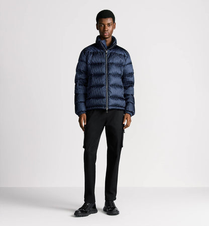 Essentiaal D Oblique Puffer Blau